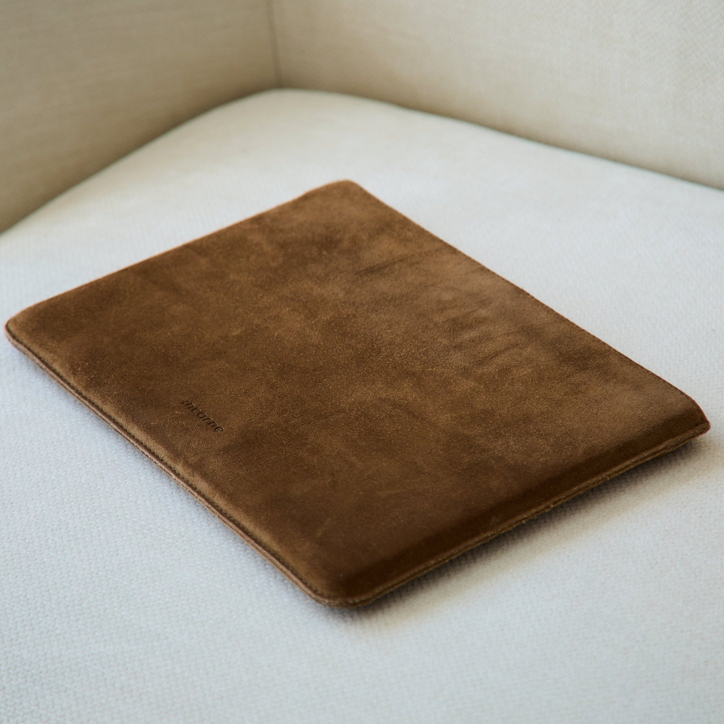 The Cline Laptop Sleeve — Camel Suede