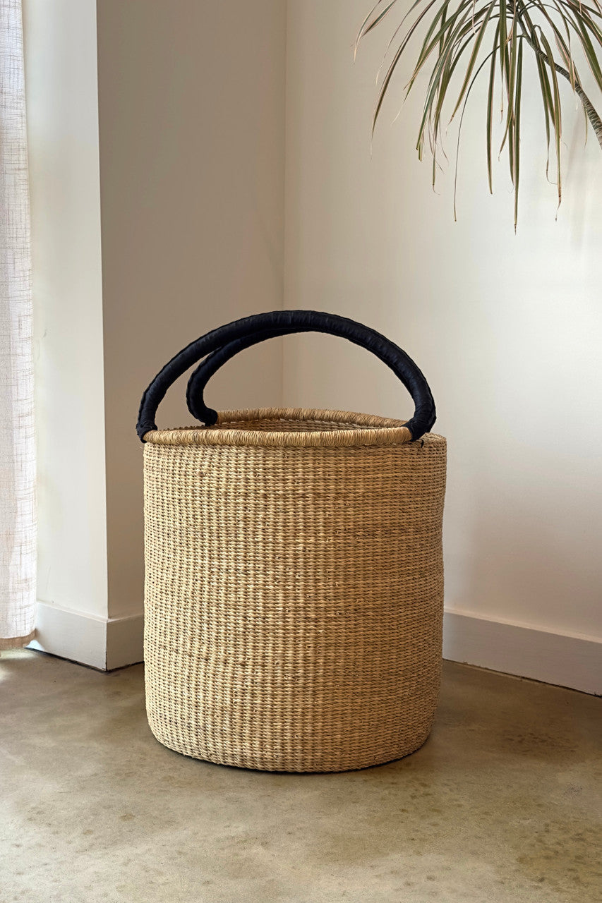 Simple Streamlined Hamper, front view