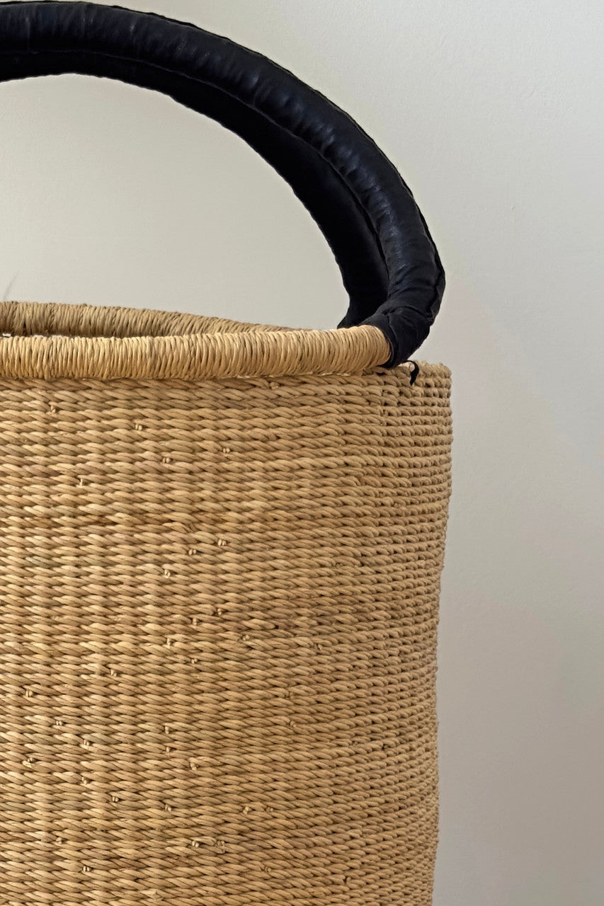 Simple Streamlined Hamper, close-up detail view